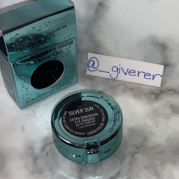 SILVER SUN Alluring Aquatic Extra Dimension Eyeshadow Collection MAC - Picture 7 of 16